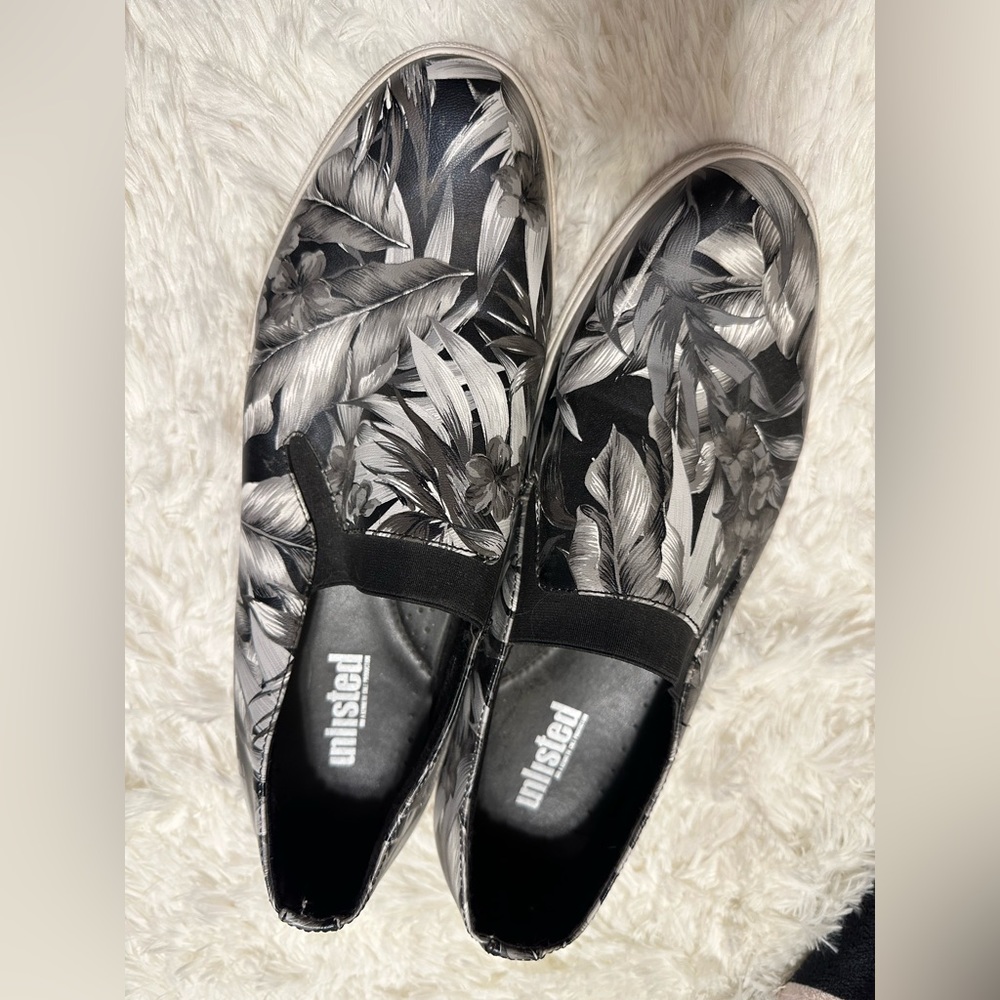 Men’s unlisted belton slip‎ on shoes tropical print size 12m